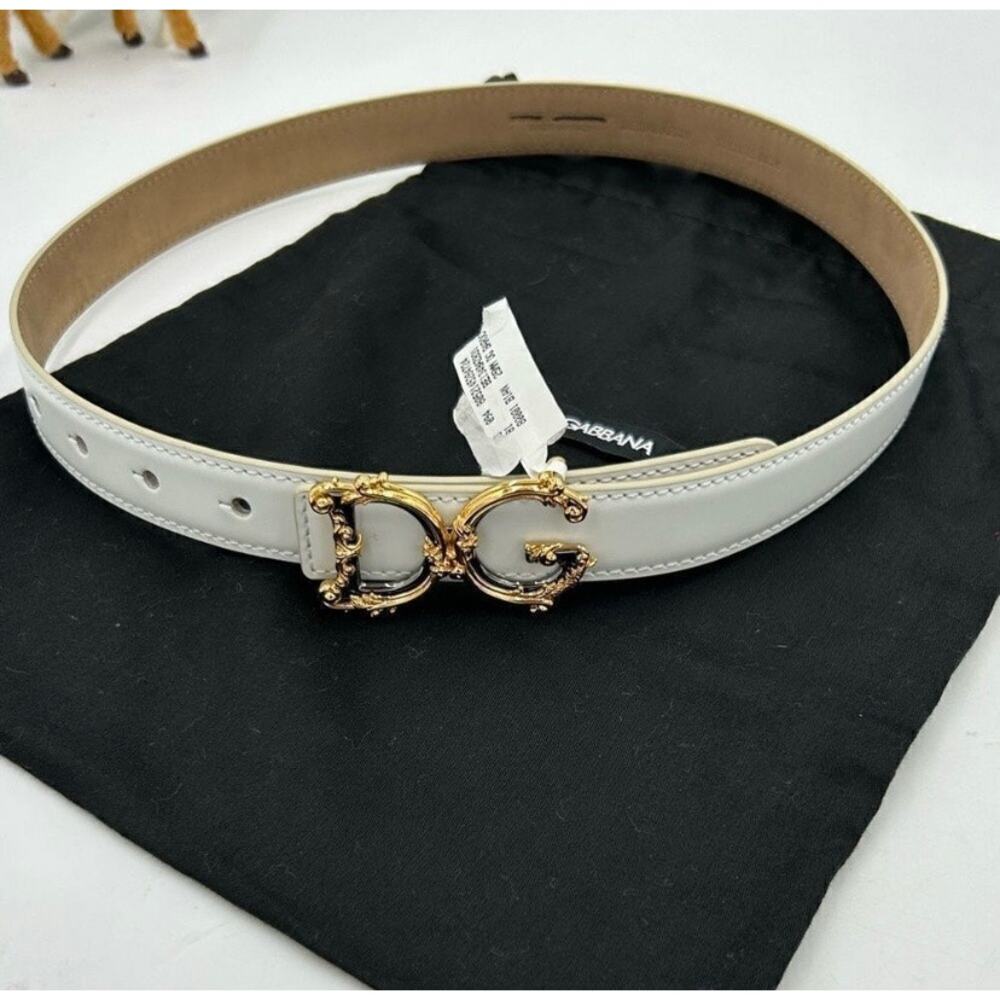 Women’s dolce and Gabbana calf skin leather belt size 70 cm/28 inches made Italy